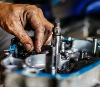 Small Gas Engine Basics: 2-Stroke vs 4-Stroke Engines, Carburetor Function & Troubleshooting Guide