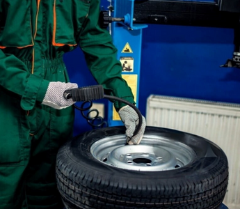 Streamline Your Auto Repairs with a Dual-Function Tire Machine