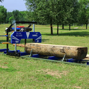 BILT HARD portable sawmill cutting large outdoor logs