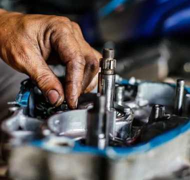 Small Gas Engine Basics: 2-Stroke vs 4-Stroke Engines, Carburetor Function & Troubleshooting Guide